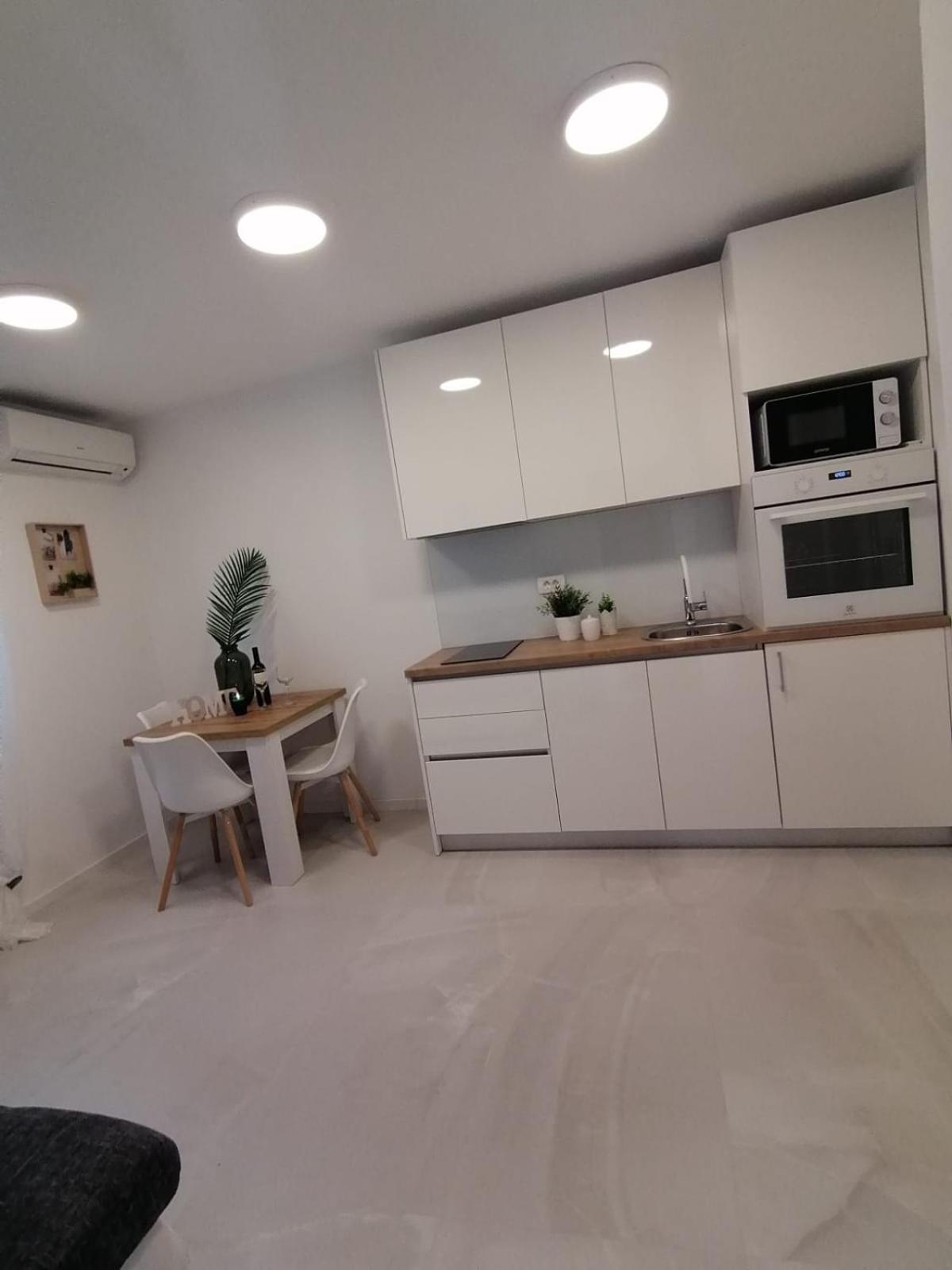 Apartmani Zoric Vodice Phòng bức ảnh