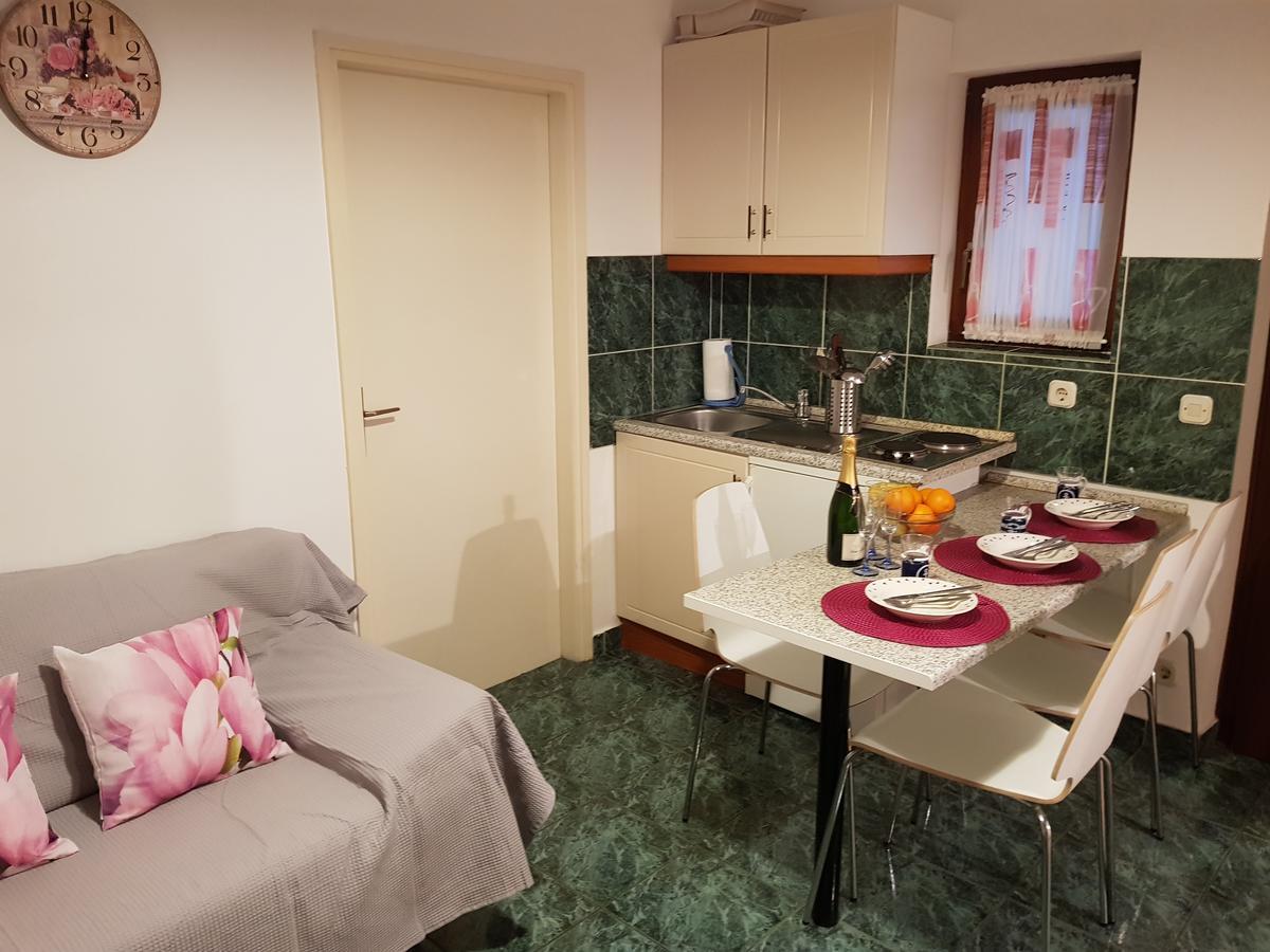 Apartmani Zoric Vodice Ngoại thất bức ảnh