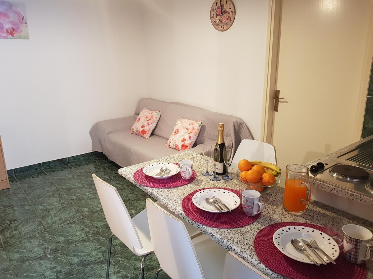 Apartmani Zoric Vodice Ngoại thất bức ảnh